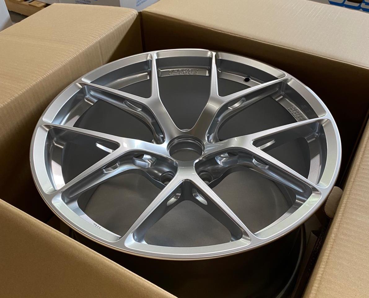 BBS FI-R - 20x9.5 +22 / 20x10.5 +35 / 5x120 - Diamond Silver (BMW F80 M3 / F82 M4 / F87 M2 Fitment) *Set of 4*