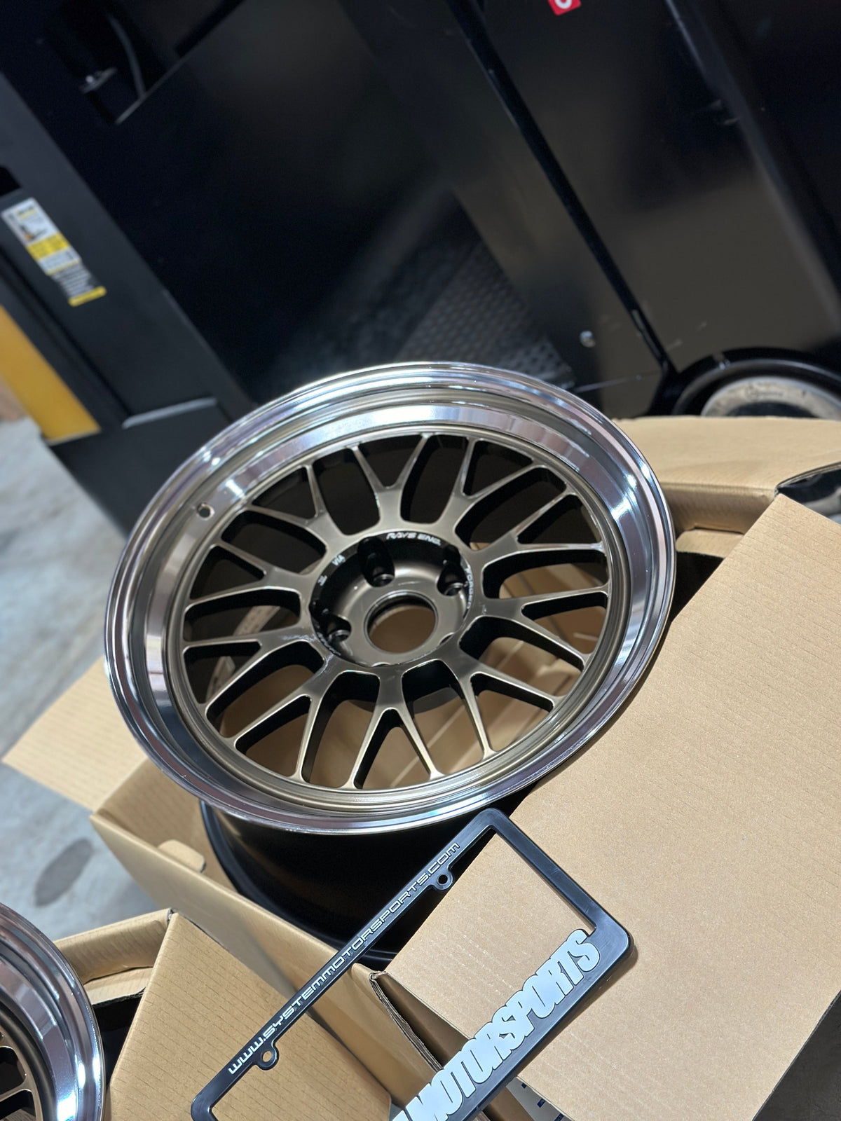 Volk Racing 21A Spec-SR - 18x9.5 / +22 / 5x120 - Shining Bronze Metal / Rim DC *Set of 4*