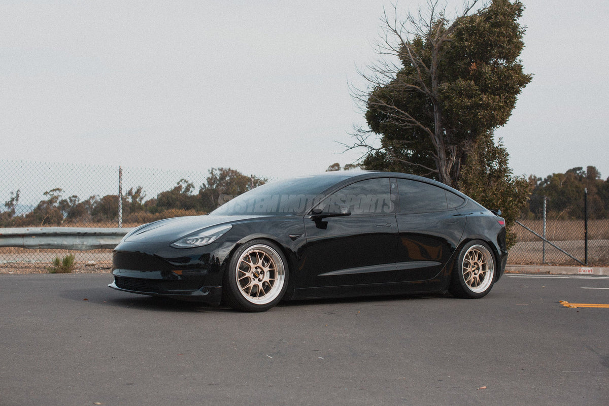 BBS LM-R - 19x9.5 / +25 / 5x114.3 - Citrine Gold w/ Bright Cut Lip (Tesla Model 3/Y Fitment) *Set of 4*